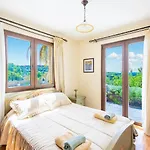 Villa Alonia *